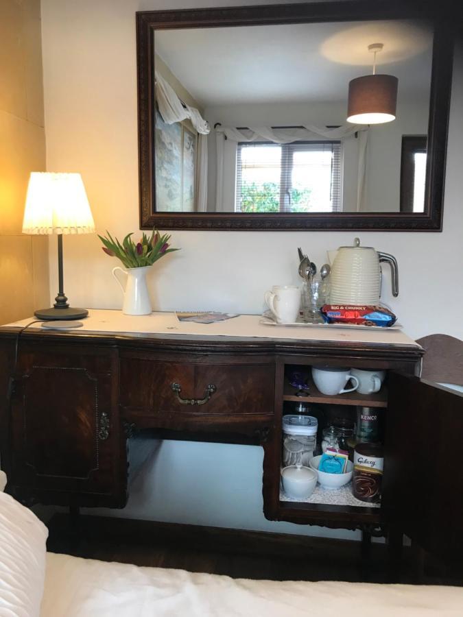 Cute Self-Contained Guest Room With Ensuite And Private Decked Porch In Glastonbury Zewnętrze zdjęcie